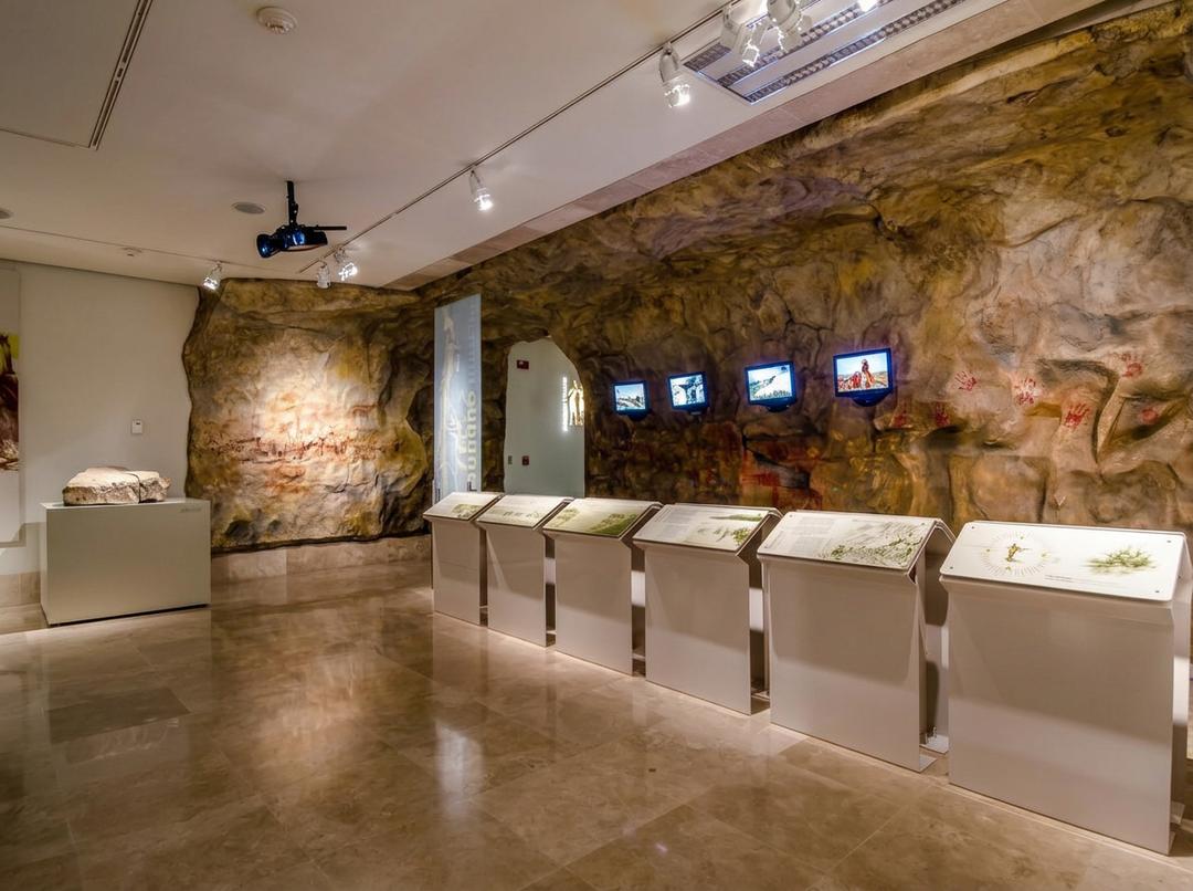 Fachada contemporánea del Museo de Historia y Cultura del Noreste en Monterrey